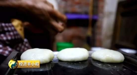 贫困山区孩子的快乐五毛钱就能买来为小伙的行为点赞_新浪新闻 贫困山区孩子的快乐五毛钱就能买来为小伙的行为点赞_新浪新闻